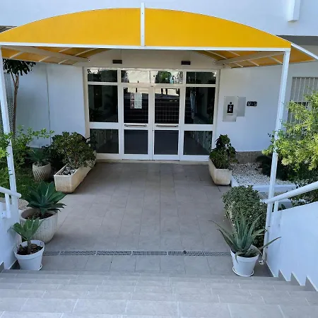 Luna Beach Calahonda * ميخاس كوستا